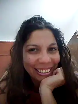 Snapshot of Carliina_Soussa chatting on 4, 3, 2025 Carliina Soussa online show from 4, 3, 2025
