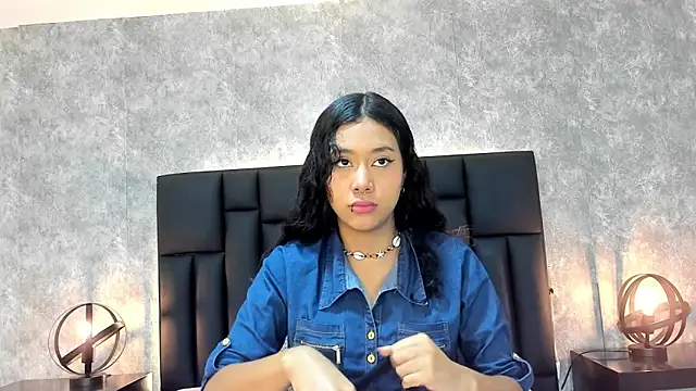 laura smith33 online show from 26, 12, 2024