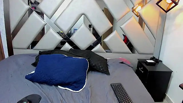 Snapshot of Nahomi-Hill chatting on 5, 3, 2026 Nahomi-Hill online show from 5, 3, 2026