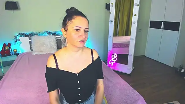 Snapshot of AngellLika chatting on 15, 12, 2024 AngellLika online show from 15, 12, 2024