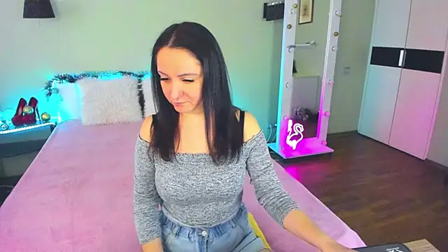 Snapshot of AngellLika chatting on 18, 12, 2024 AngellLika online show from 18, 12, 2024