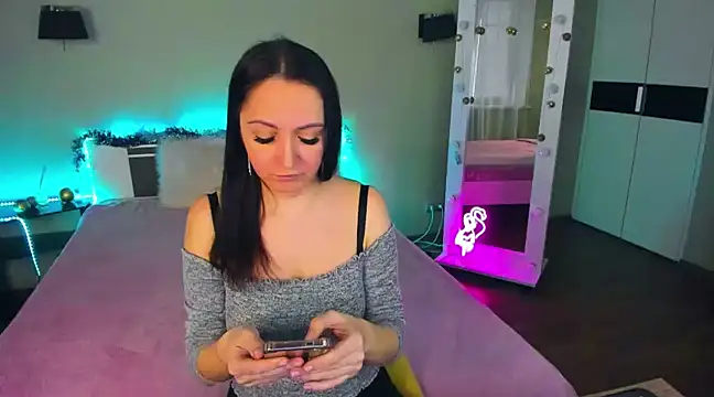 Snapshot of AngellLika chatting on 6, 1, 2025 AngellLika online show from 6, 1, 2025