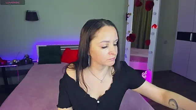 Snapshot of AngellLika chatting on 19, 9, 2025 AngellLika online show from 19, 9, 2025