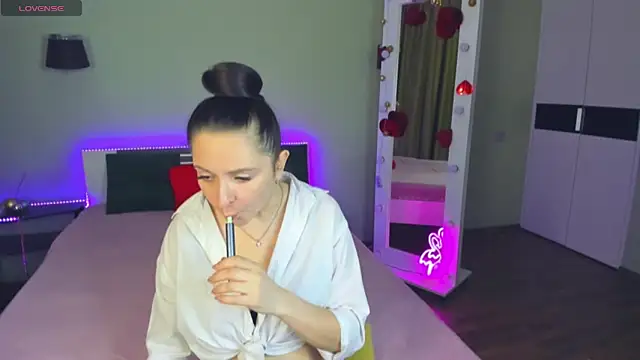 Snapshot of AngellLika chatting on 25, 9, 2025 AngellLika online show from 25, 9, 2025