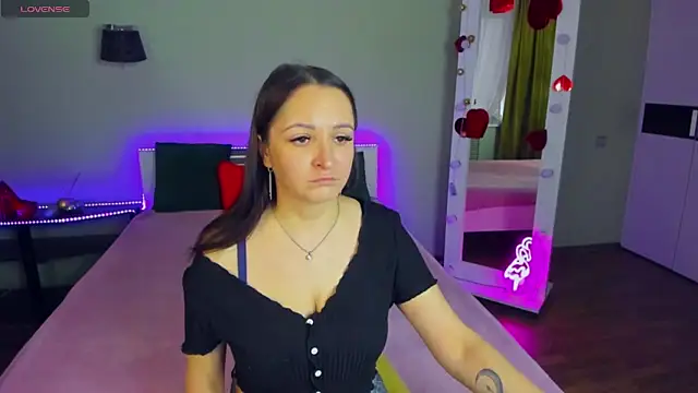 Snapshot of AngellLika chatting on 28, 9, 2025 AngellLika online show from 28, 9, 2025