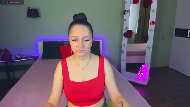 Snapshot of AngellLika chatting on 4, 10, 2025 AngellLika online show from 4, 10, 2025