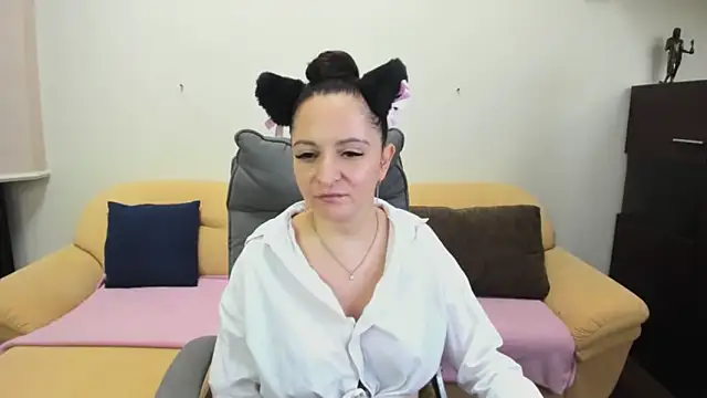 Snapshot of AngellLika chatting on 7, 11, 2025 AngellLika online show from 7, 11, 2025