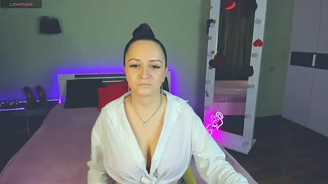 Snapshot of AngellLika chatting on 16, 11, 2025 AngellLika online show from 16, 11, 2025