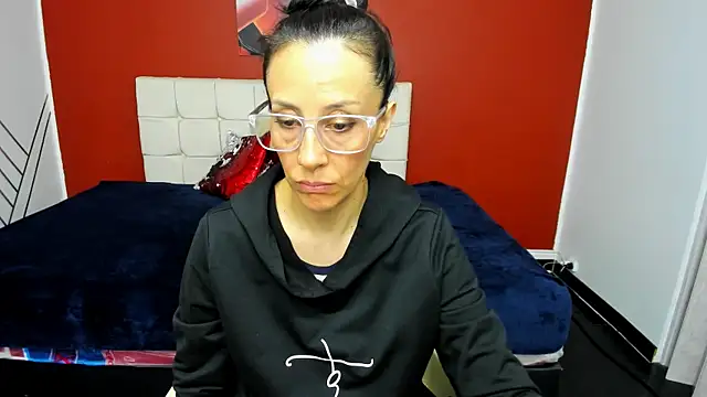 Abrillee1 online show from 11, 1, 2025