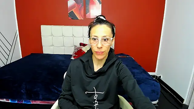 Abrillee1 online show from 12, 1, 2025