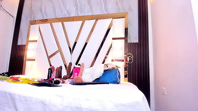 Snapshot of lola_hornei chatting on 21, 10, 2025 lola hornei online show from 21, 10, 2025