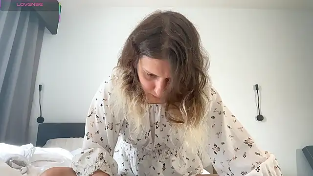 Snapshot of Alice_Pinkhead chatting on 9, 10, 2025 Alice Pinkhead online show from 9, 10, 2025