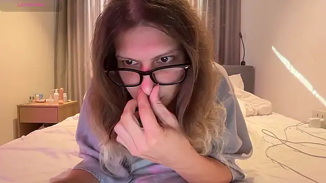 Alice Pinkhead online show from 19, 3, 2026