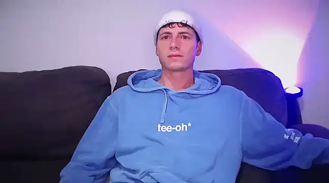 Snapshot of Jamesss__ chatting on 21, 2, 2025 Jamesss online show from 21, 2, 2025