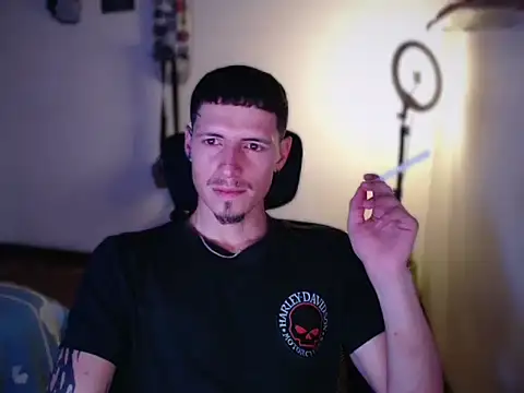 Snapshot of Jamesss__ chatting on 26, 11, 2025 Jamesss online show from 26, 11, 2025