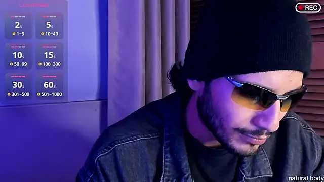 Nicholasrodrii online show from 24, 10, 2025