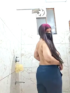 Snapshot of aaliya_bhattt chatting on 4, 3, 2026 aaliya bhattt online show from 4, 3, 2026