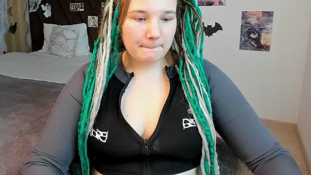 GloriaHylivi online show from 8, 12, 2024