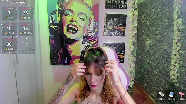 Snapshot of katt__black__ chatting on 30, 9, 2025 katt black online show from 30, 9, 2025