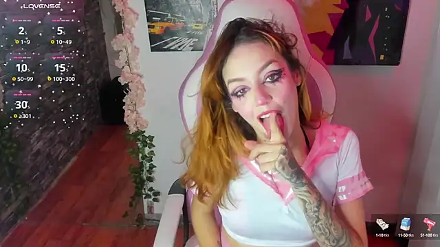 Snapshot of katt__black__ chatting on 15, 10, 2025 katt black online show from 15, 10, 2025