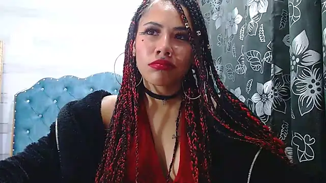 lily jamesx online show from 11, 2, 2025