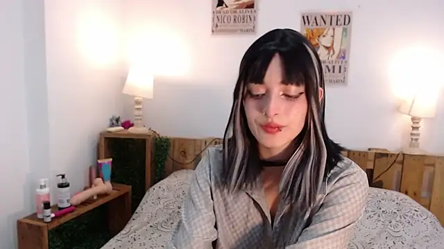 Snapshot of EvaHalsey chatting on 7, 12, 2024 EvaHalsey online show from 7, 12, 2024