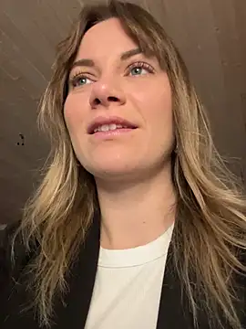 Snapshot of Milla__one chatting on 12, 12, 2024 Milla one online show from 12, 12, 2024