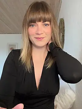 Snapshot of Milla__one chatting on 18, 12, 2024 Milla one online show from 18, 12, 2024