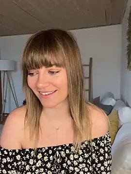 Snapshot of Milla__one chatting on 5, 2, 2025 Milla one online show from 5, 2, 2025