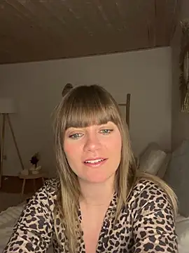 Snapshot of Milla__one chatting on 5, 2, 2025 Milla one online show from 5, 2, 2025