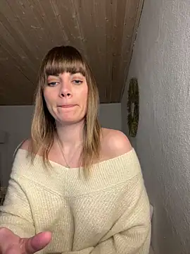 Snapshot of Milla__one chatting on 6, 2, 2025 Milla one online show from 6, 2, 2025