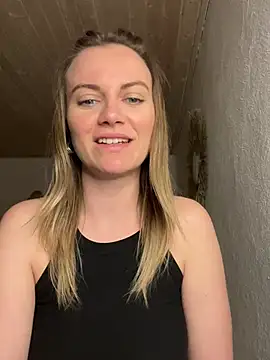 Snapshot of Milla__one chatting on 4, 3, 2025 Milla one online show from 4, 3, 2025