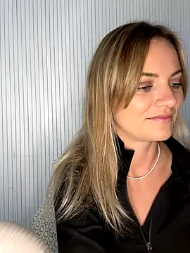 Snapshot of Milla__one chatting on 10, 9, 2025 Milla one online show from 10, 9, 2025