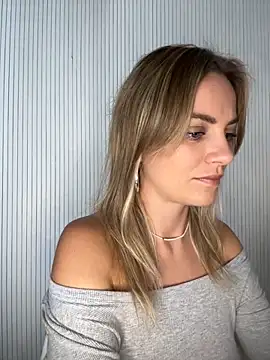 Snapshot of Milla__one chatting on 12, 9, 2025 Milla one online show from 12, 9, 2025