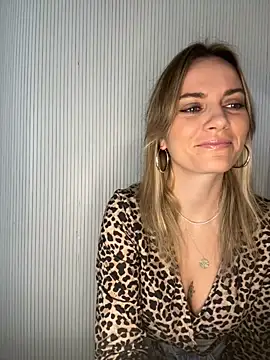 Snapshot of Milla__one chatting on 10, 10, 2025 Milla one online show from 10, 10, 2025