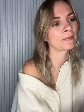 Snapshot of Milla__one chatting on 15, 10, 2025 Milla one online show from 15, 10, 2025