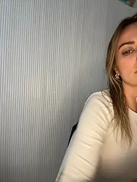 Snapshot of Milla__one chatting on 2, 11, 2025 Milla one online show from 2, 11, 2025