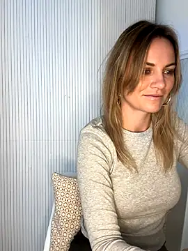 Snapshot of Milla__one chatting on 17, 11, 2025 Milla one online show from 17, 11, 2025