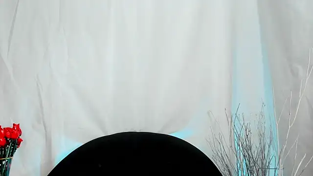 Snapshot of LukaCastillo chatting on 31, 10, 2025 LukaCastillo online show from 31, 10, 2025