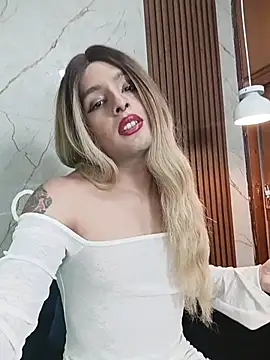 Snapshot of LukaCastillo chatting on 10, 11, 2025 LukaCastillo online show from 10, 11, 2025