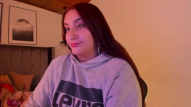 Snapshot of Alaia_Cute chatting on 4, 12, 2024 Alaia Cute online show from 4, 12, 2024