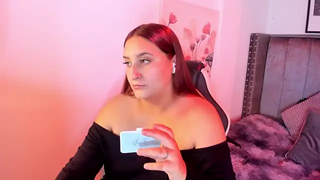 Snapshot of Alaia_Cute chatting on 22, 10, 2025 Alaia Cute online show from 22, 10, 2025