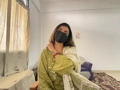 Snapshot of MaYaa__11 chatting on 30, 12, 2024 MaYaa 11 online show from 30, 12, 2024