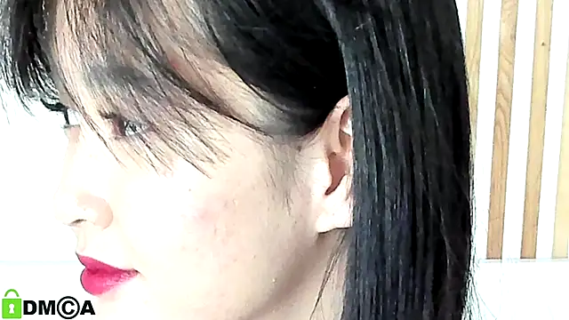 Lola Peach online show from 8, 12, 2024
