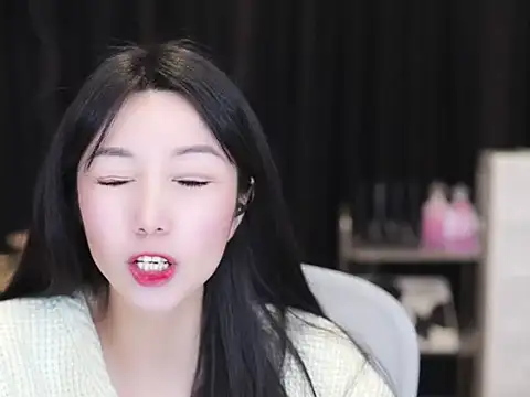 Nuyoah-77 online show from 3, 11, 2025