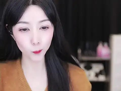 Nuyoah-77 online show from 8, 11, 2025