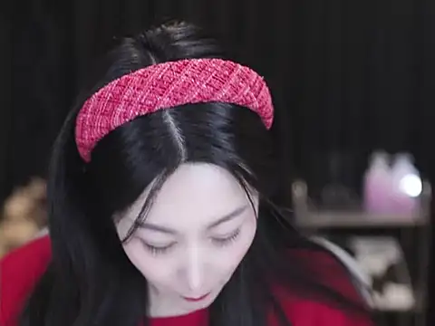 Nuyoah-77 online show from 17, 2, 2026