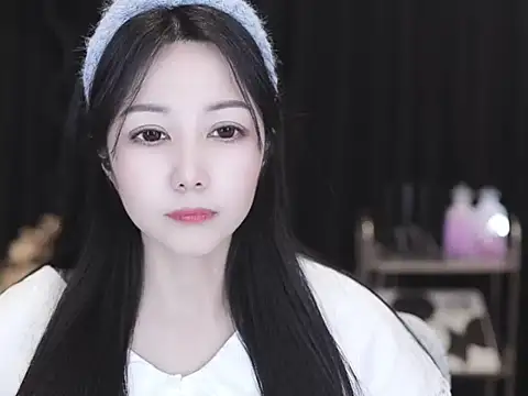 Nuyoah-77 online show from 23, 2, 2026