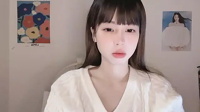 Snapshot of -Hottie chatting on 13, 11, 2025 -Hottie online show from 13, 11, 2025