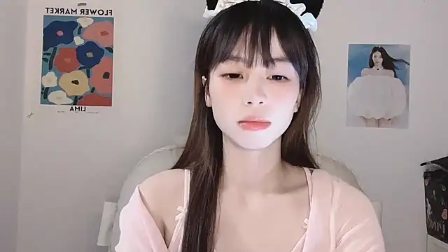 Snapshot of -Hottie chatting on 26, 11, 2025 -Hottie online show from 26, 11, 2025